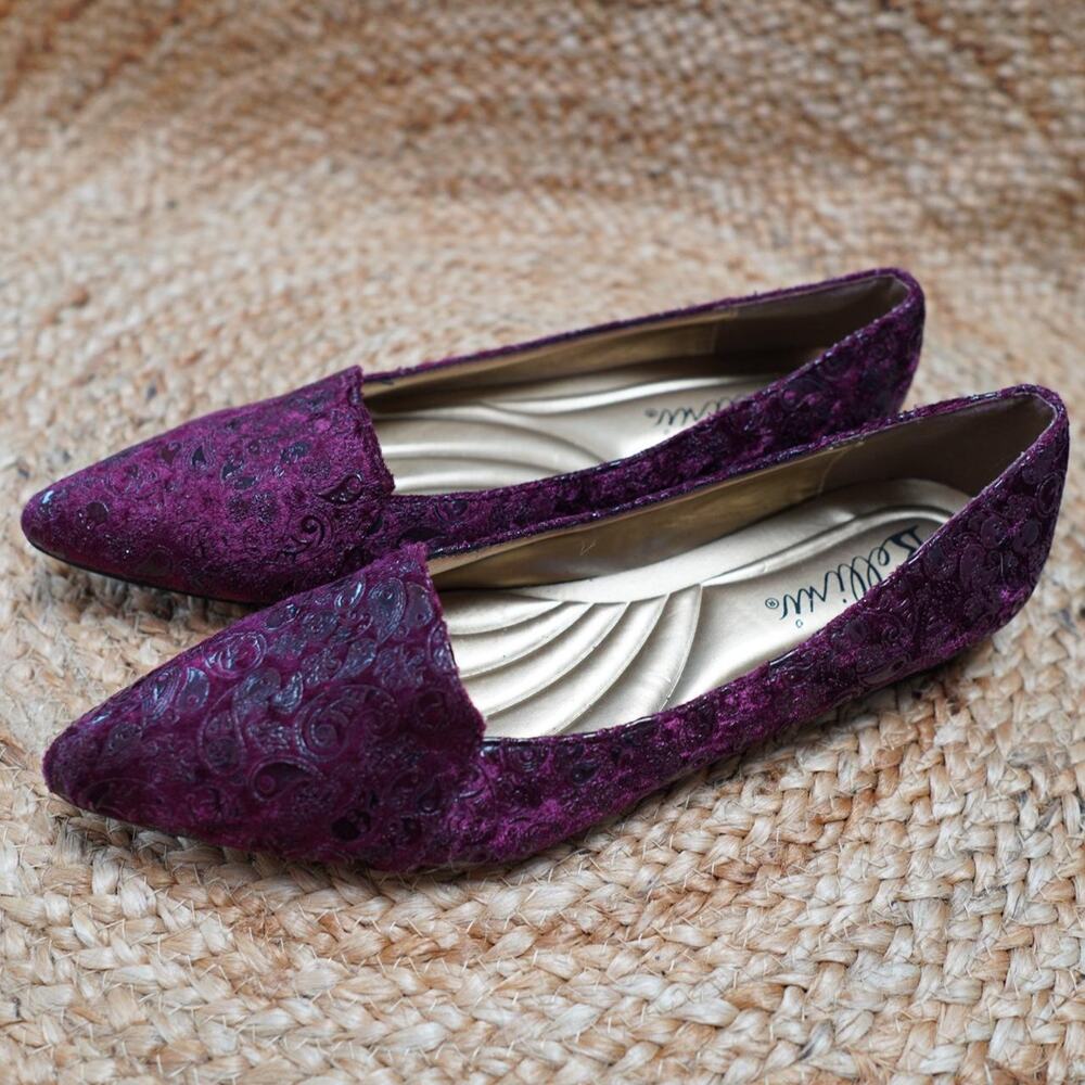 Bellini Burgundy Skull Paisley Flats Size 11
